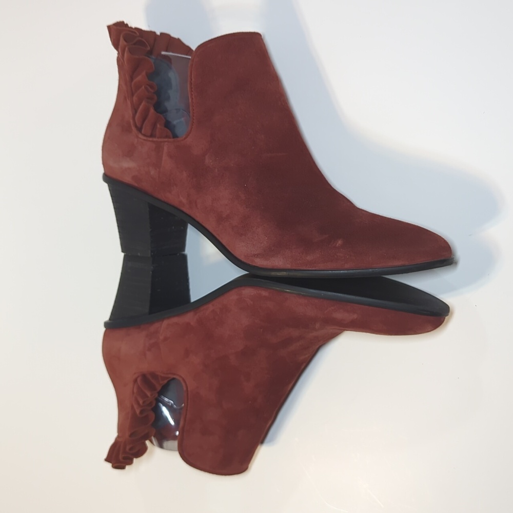 Lori Goldstein Sydney Ruffle Detail Ankle Booties Size 8 - Picture 8 of 13